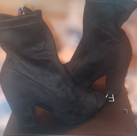 Open Toe Booties - Picture 4 of 5